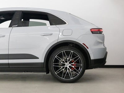 2025 Porsche Macan 4S Electric