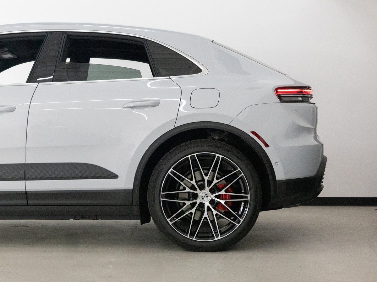 2025 Porsche Macan 4S Electric