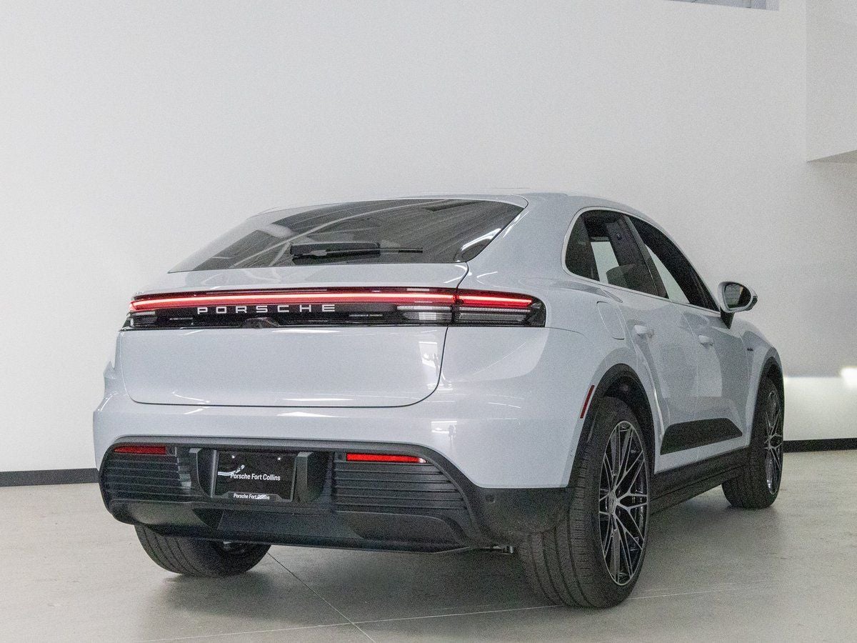 2025 Porsche Macan 4S Electric