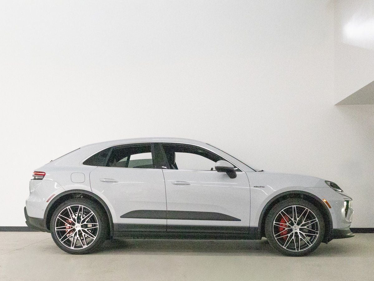 2025 Porsche Macan 4S Electric