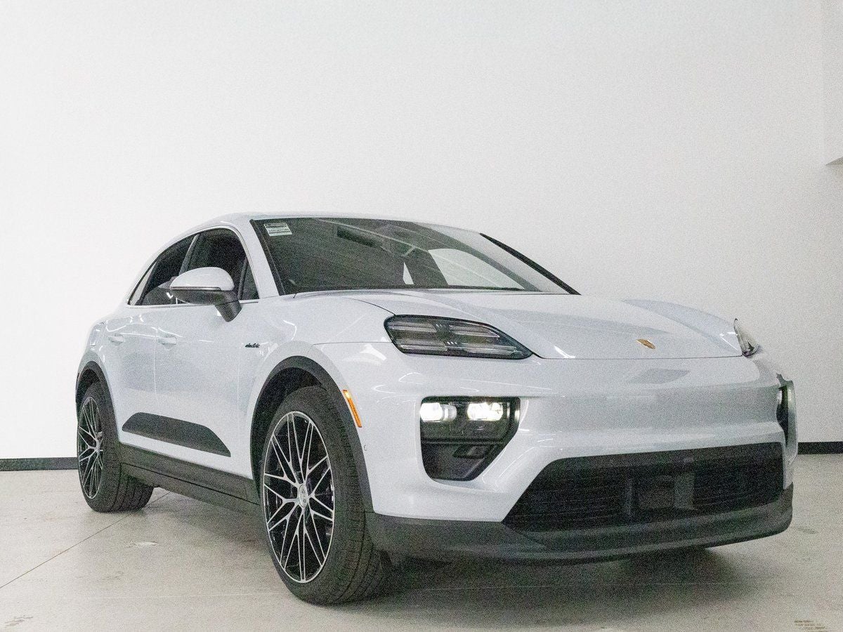 2025 Porsche Macan 4S Electric