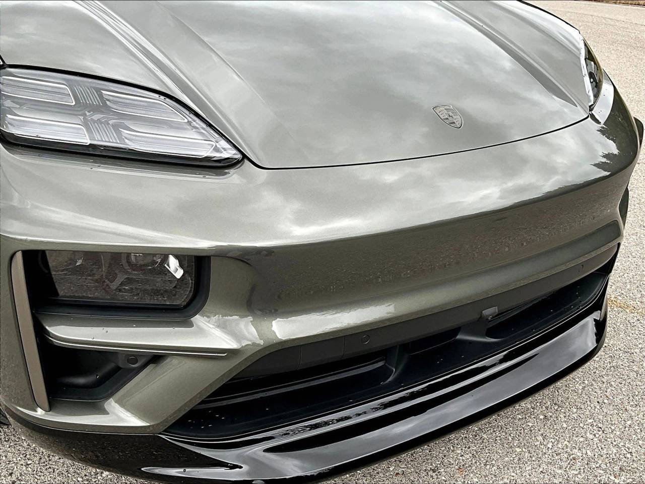 2025 Porsche Macan Macan Turbo Electric