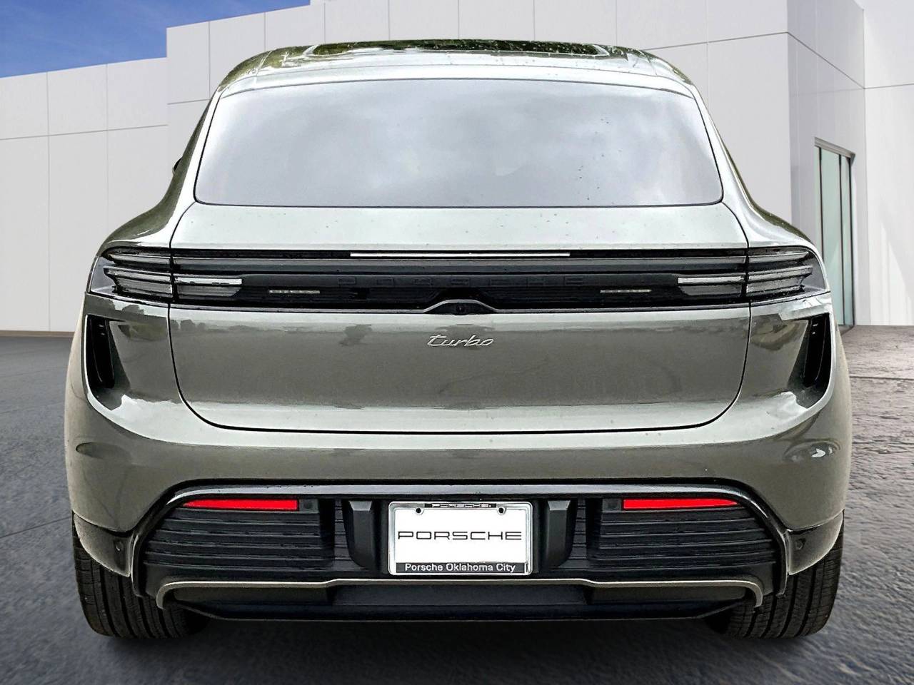 2025 Porsche Macan Macan Turbo Electric