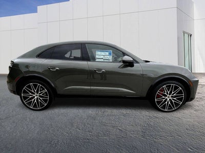 2025 Porsche Macan Macan Turbo Electric