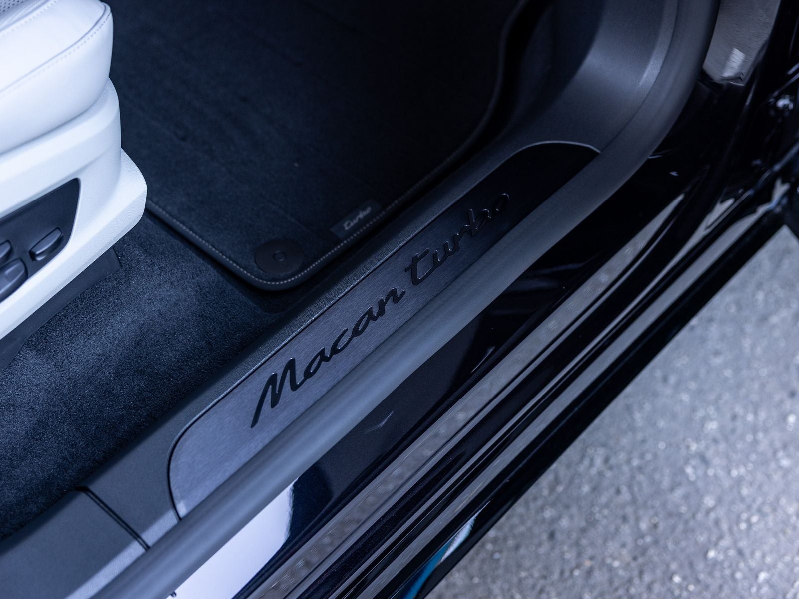 2026 Porsche Macan Turbo Electric