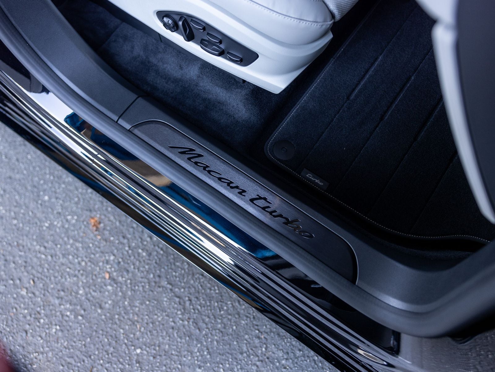 2026 Porsche Macan Turbo Electric