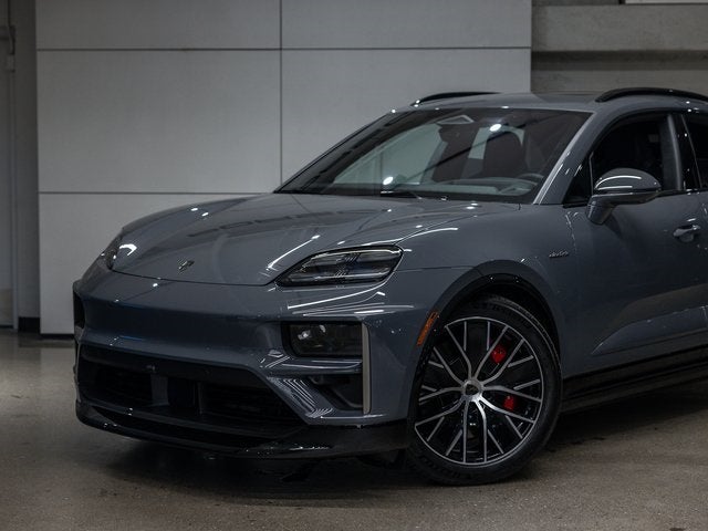 2025 Porsche Macan Macan Turbo Electric
