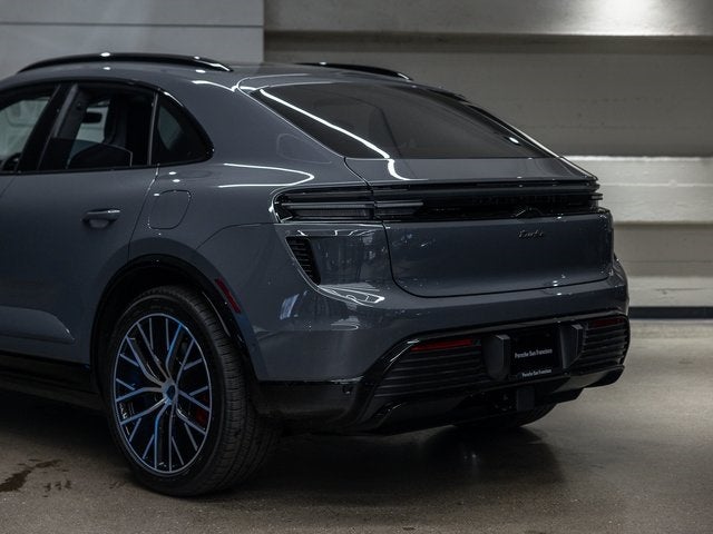 2025 Porsche Macan Macan Turbo Electric