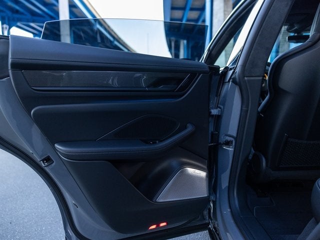 2025 Porsche Macan Macan Turbo Electric