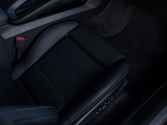 2025 Porsche Macan Macan Turbo Electric