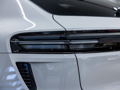 2026 Porsche Macan Macan Turbo Electric
