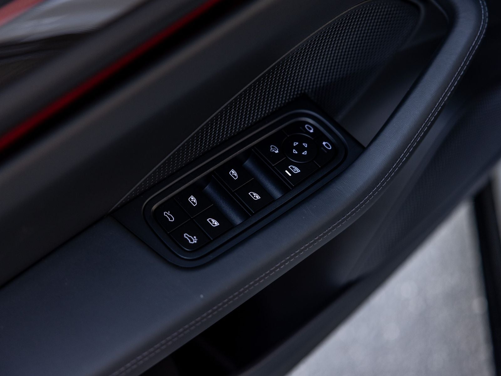 2026 Porsche Macan Macan Turbo Electric