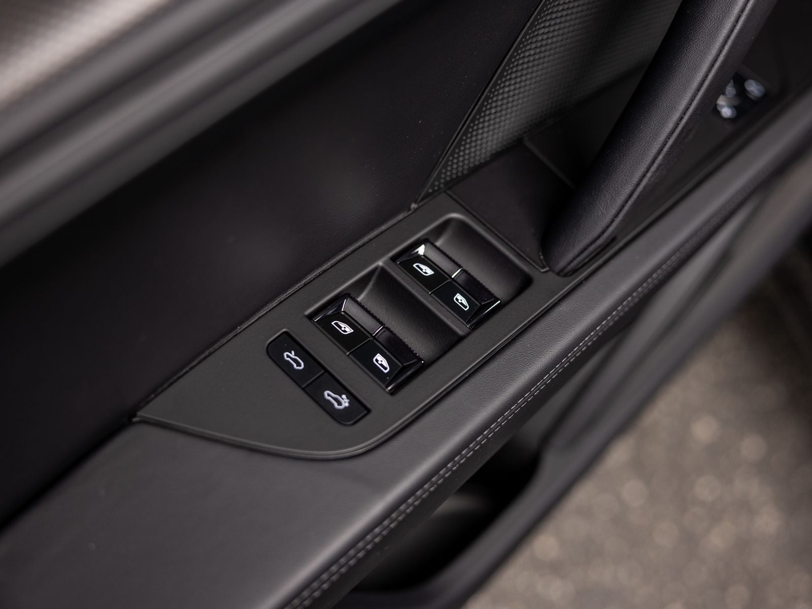 2026 Porsche Cayenne Cayenne Turbo Electric