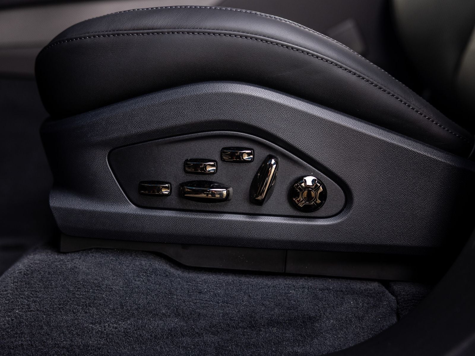 2026 Porsche Cayenne Cayenne Turbo Electric