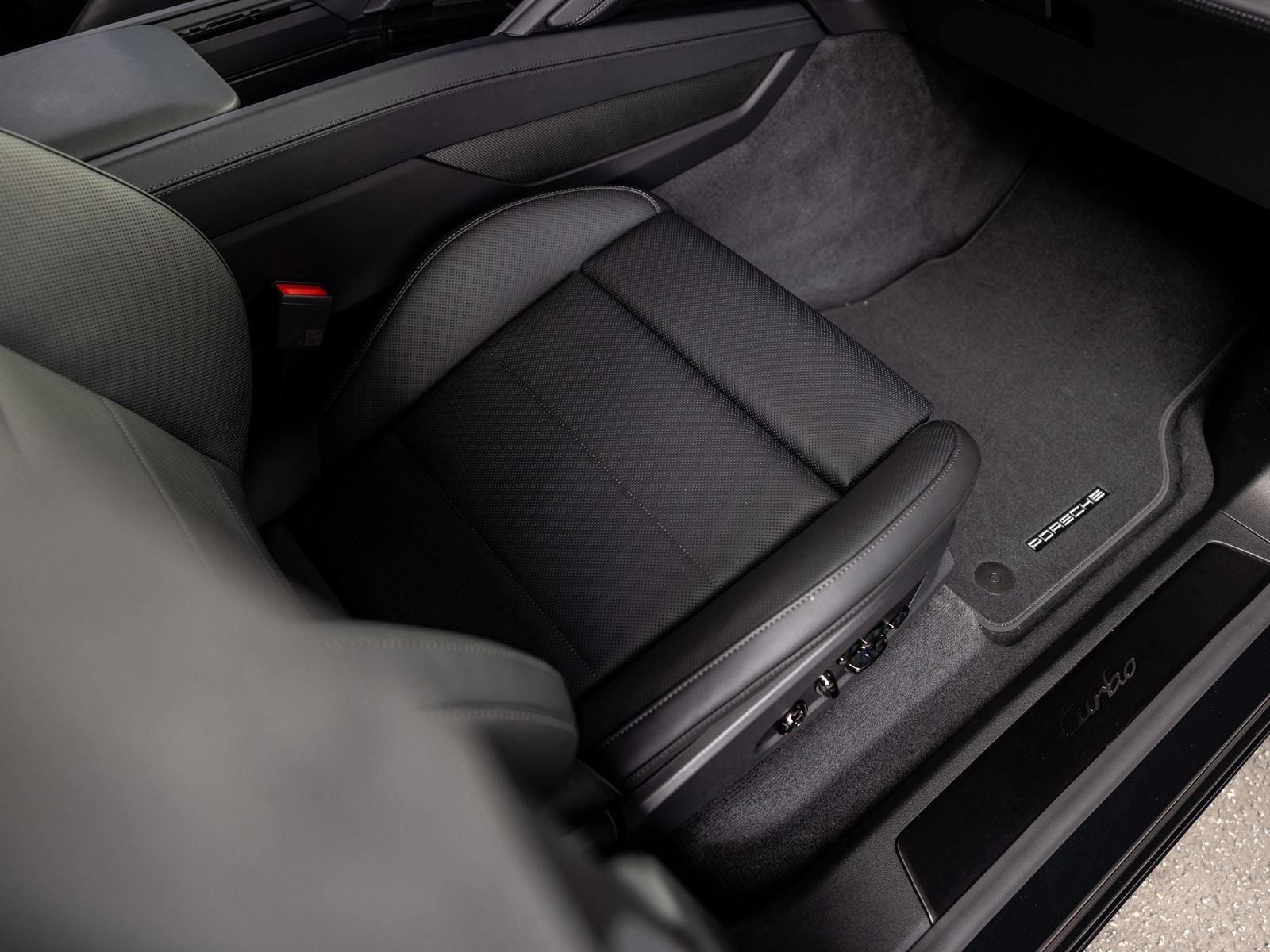 2026 Porsche Cayenne Cayenne Turbo Electric