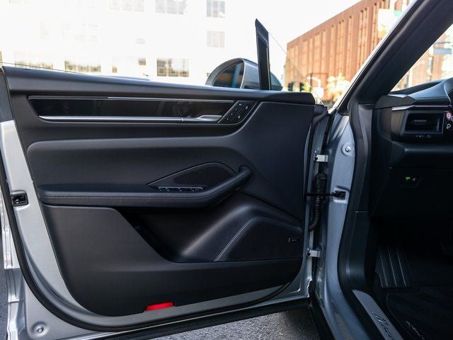 2025 Porsche Macan Macan Electric