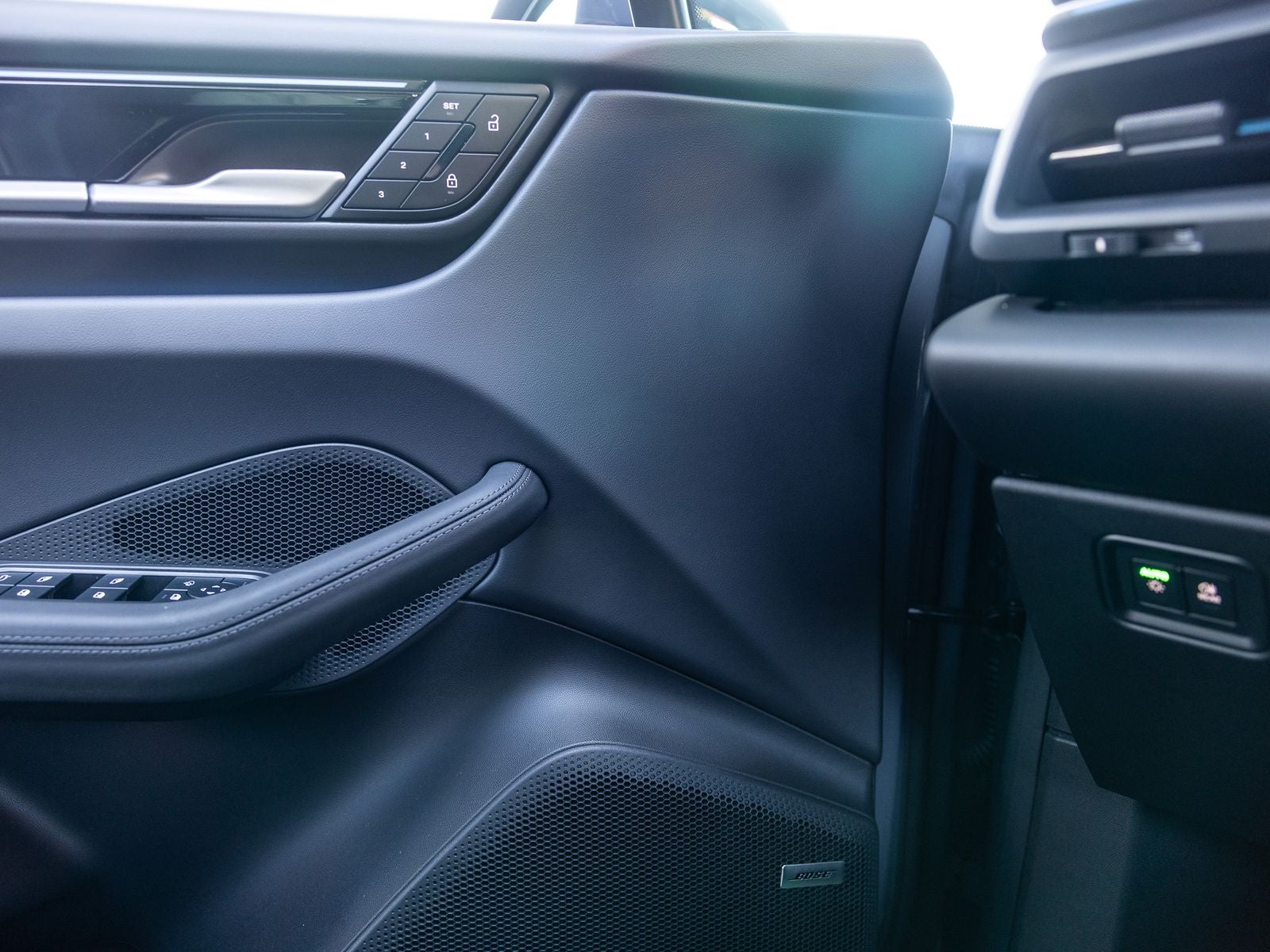 2025 Porsche Macan Electric