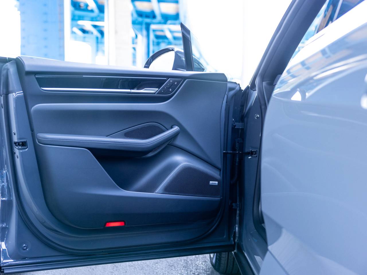 2025 Porsche Macan Electric