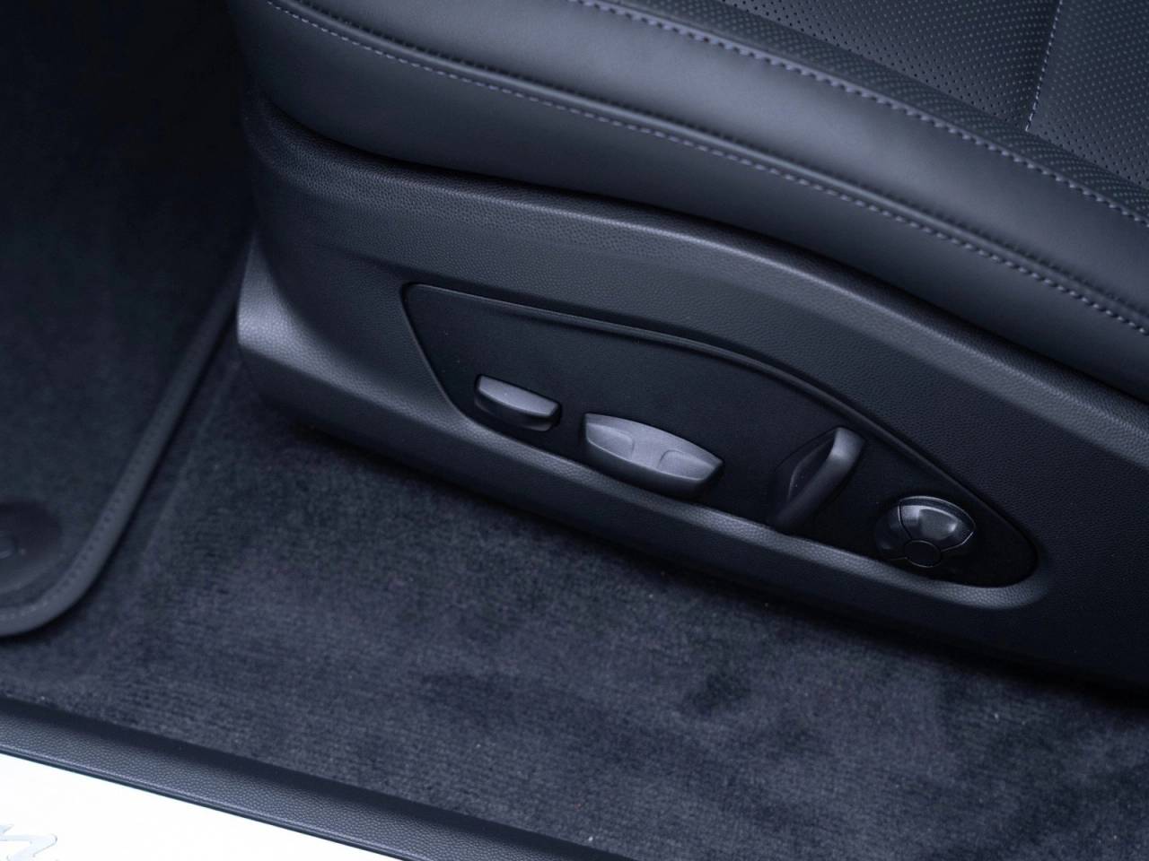 2025 Porsche Macan Macan Electric