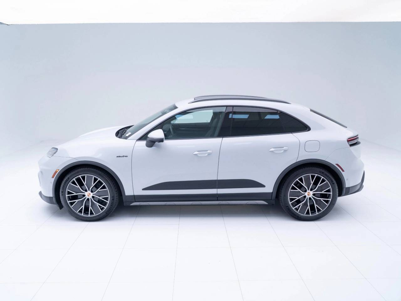 2025 Porsche Macan Macan Electric