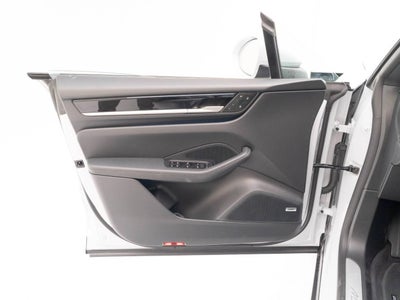 2025 Porsche Macan Macan Electric