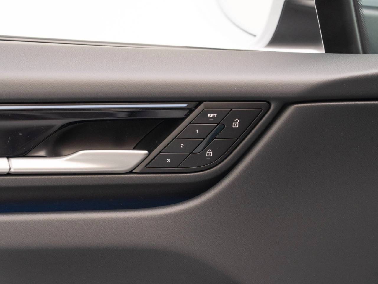 2025 Porsche Macan Macan Electric