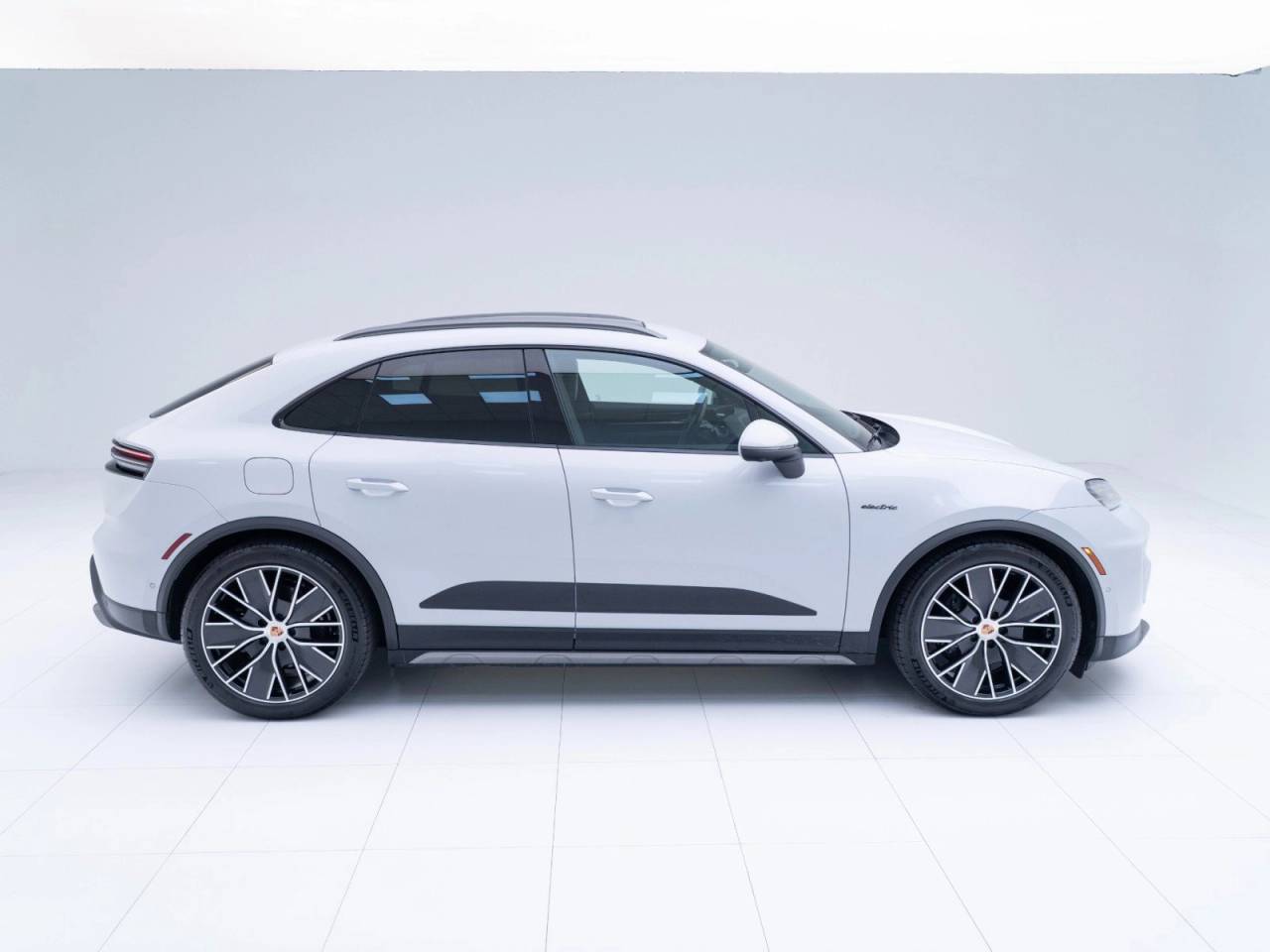 2025 Porsche Macan Macan Electric