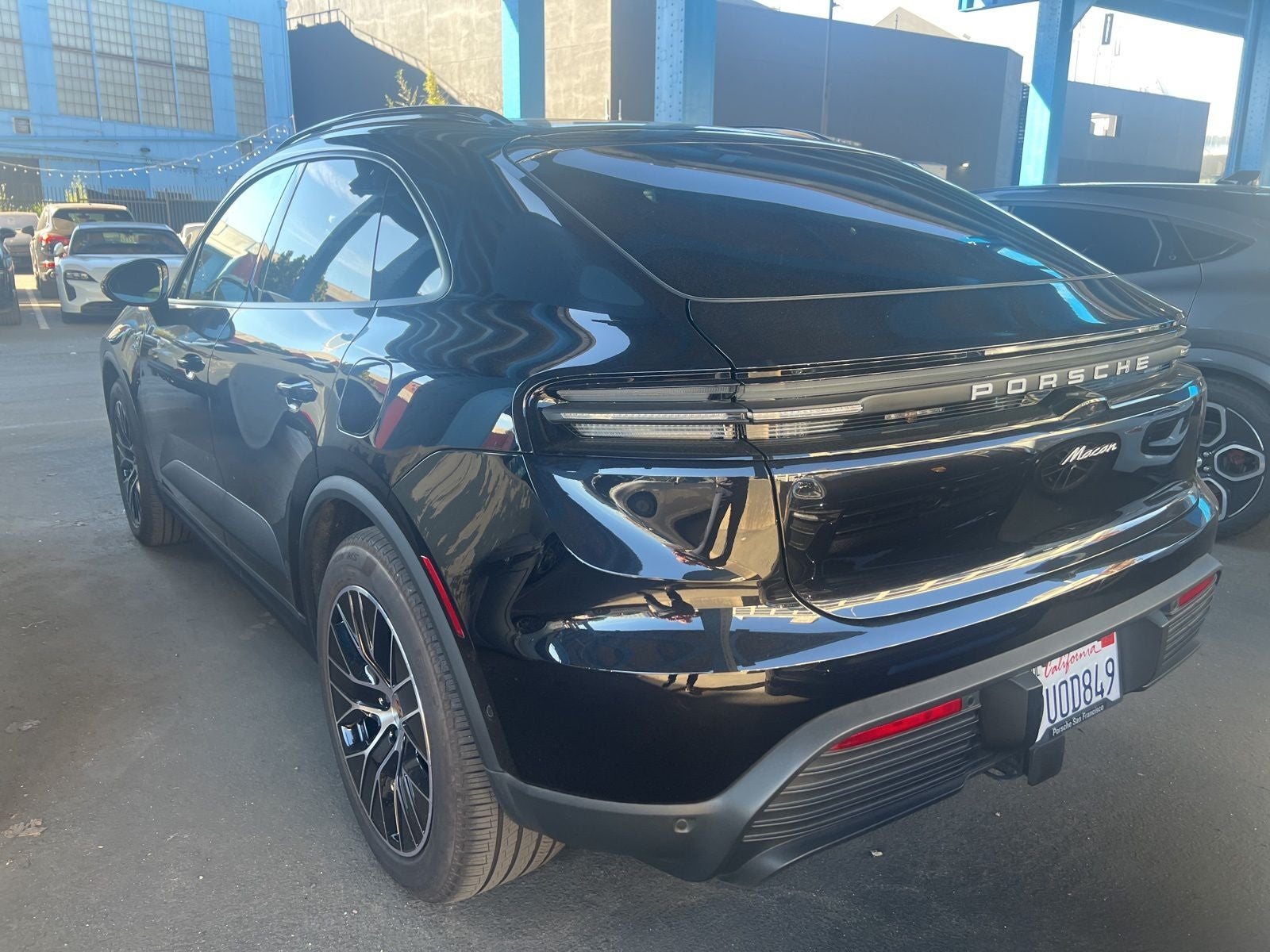 2025 Porsche Macan Electric Base