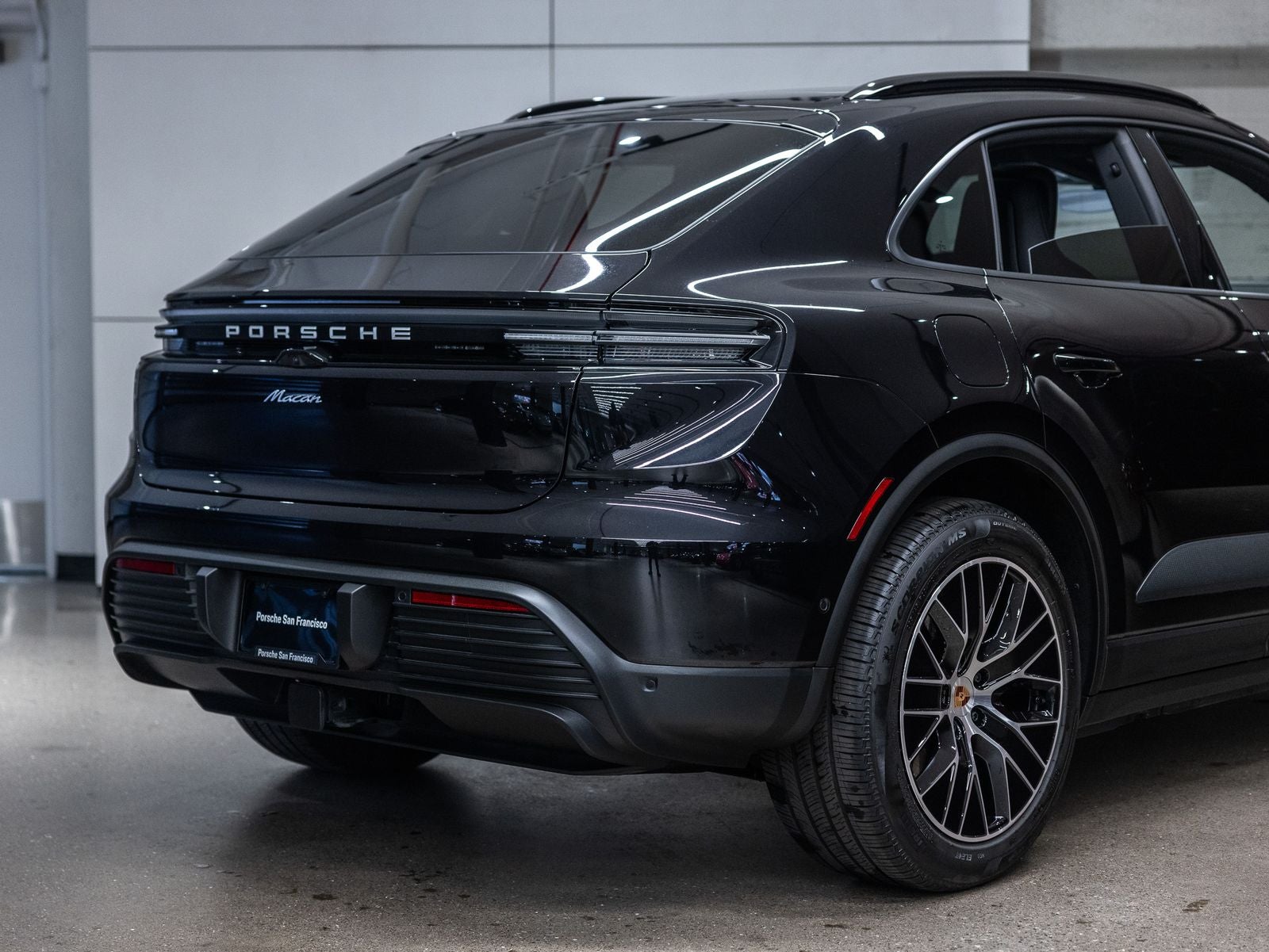 2025 Porsche Macan Macan Electric