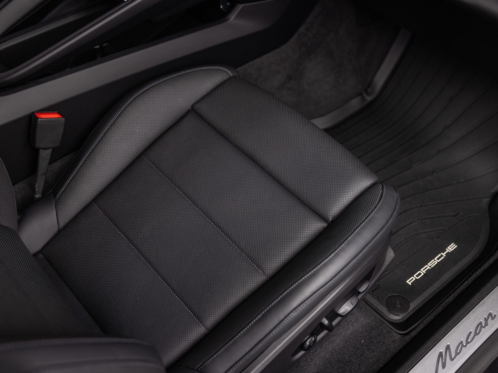 2025 Porsche Macan Macan Electric