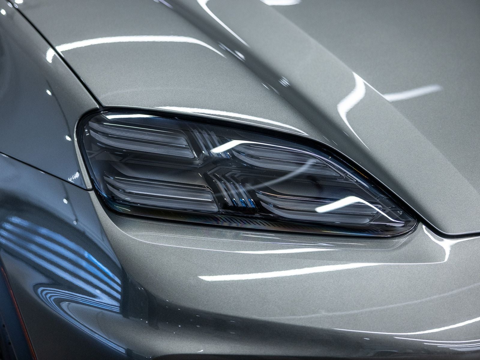 2025 Porsche Macan Base - Photo 14
