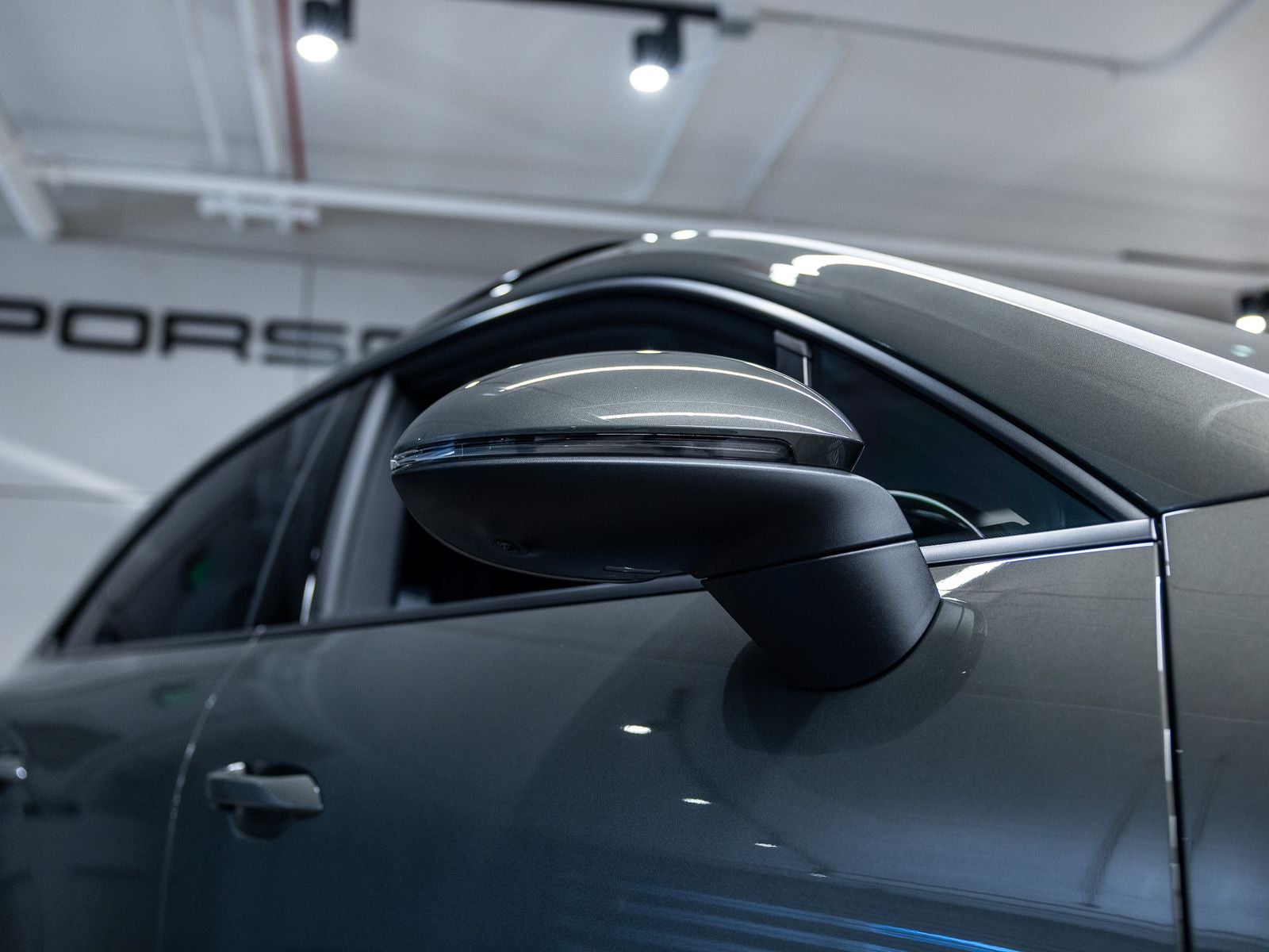 2025 Porsche Macan Base - Photo 18