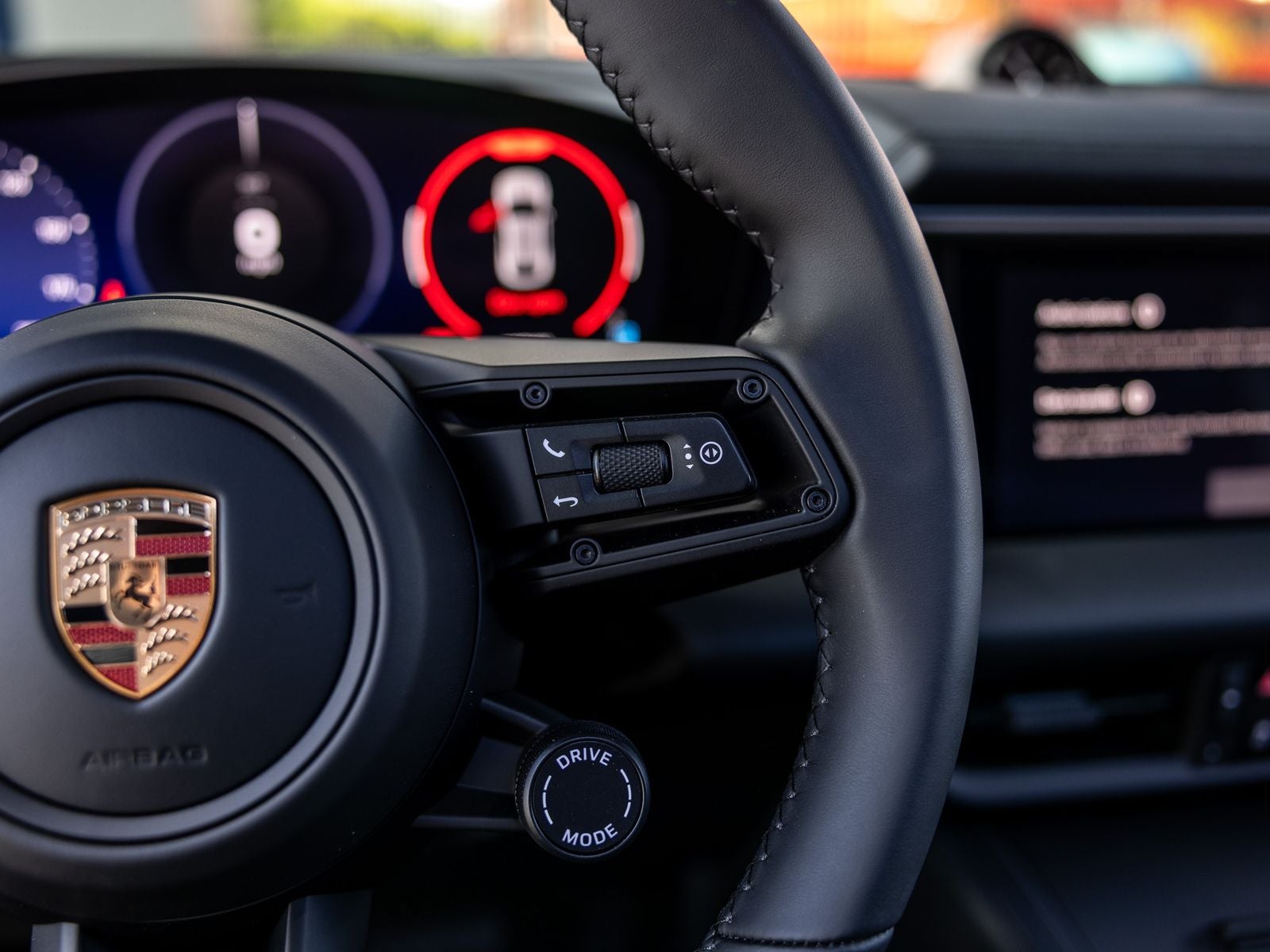 2025 Porsche Macan Base - Photo 36