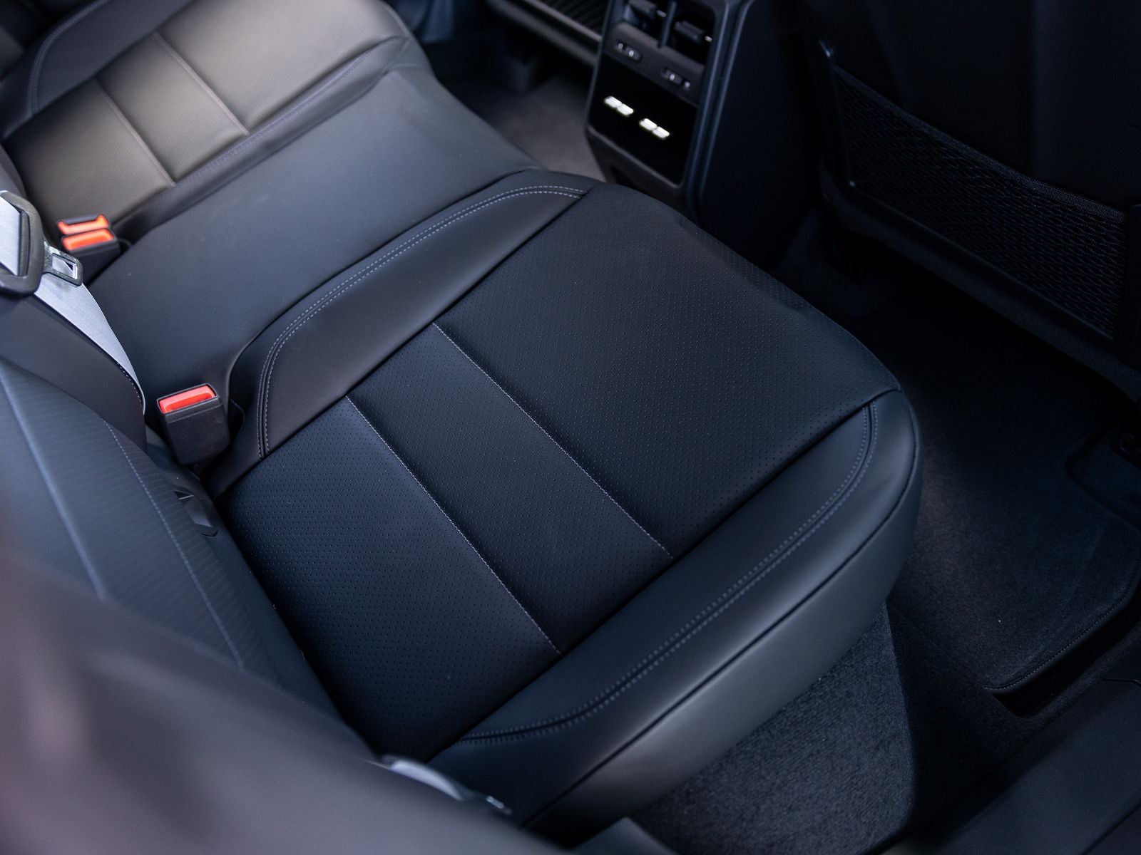 2025 Porsche Macan Base - Photo 46