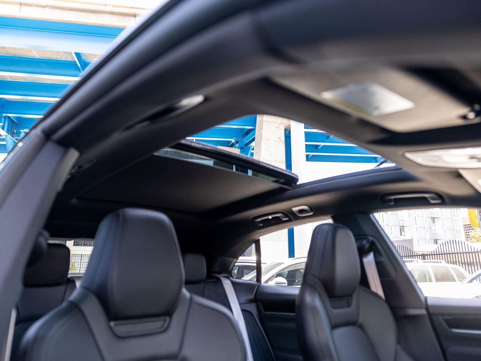 2025 Porsche Macan Base - Photo 52