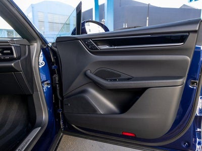 2025 Porsche Macan Macan Electric