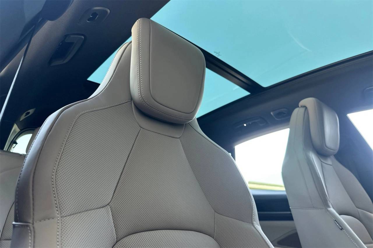 2025 Porsche Macan Electric