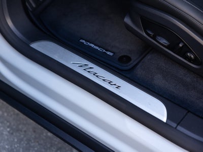 2026 Porsche Macan Macan Electric