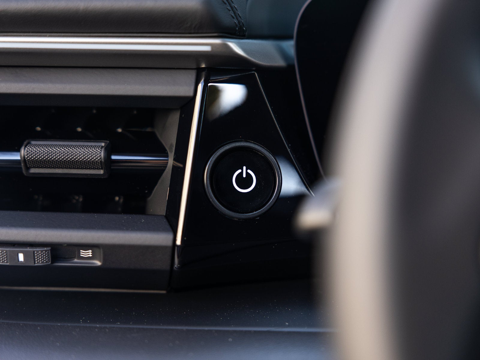 2026 Porsche Macan Macan Electric