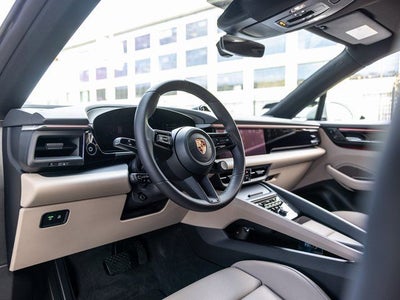 2025 Porsche Macan Macan Electric