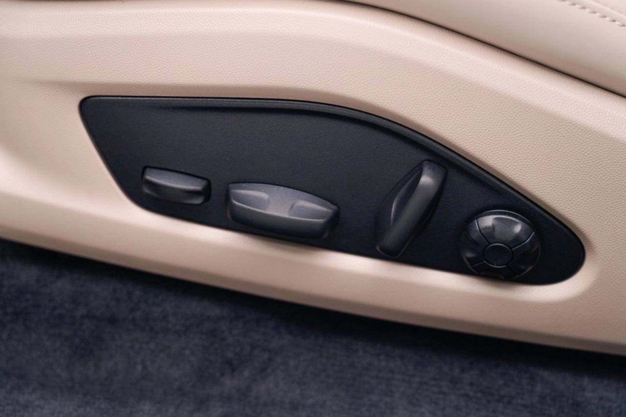 2025 Porsche Macan Macan Electric