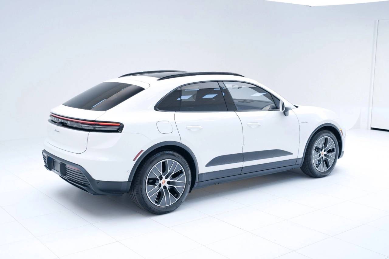 2025 Porsche Macan Macan Electric