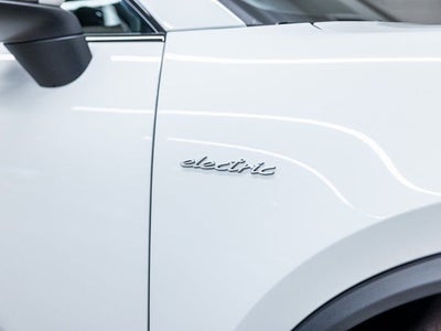 2025 Porsche Macan Macan Electric