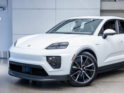 2025 Porsche Macan Macan Electric