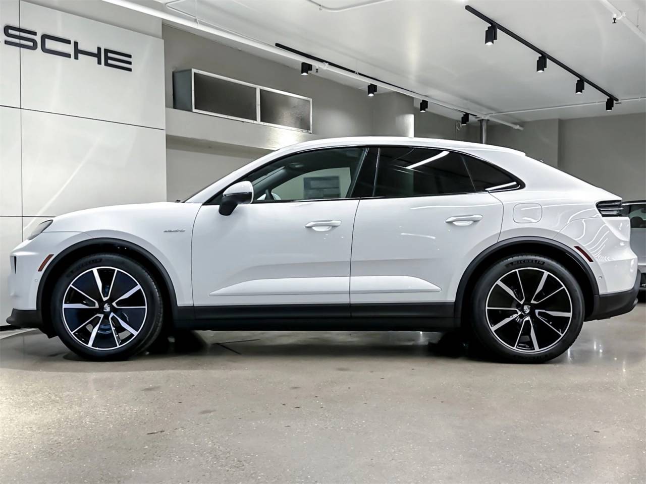 2025 Porsche Macan Macan Electric