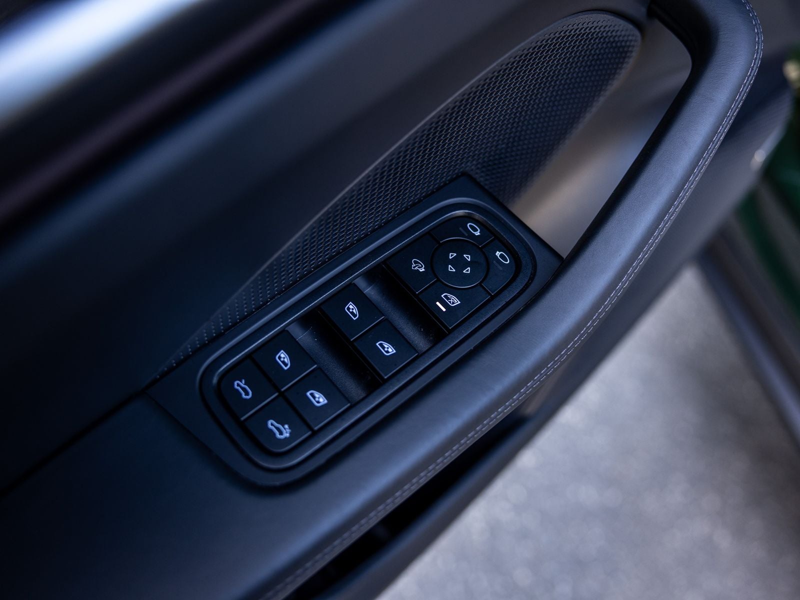 2025 Porsche Macan Electric