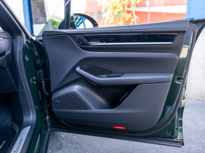 2025 Porsche Macan Electric