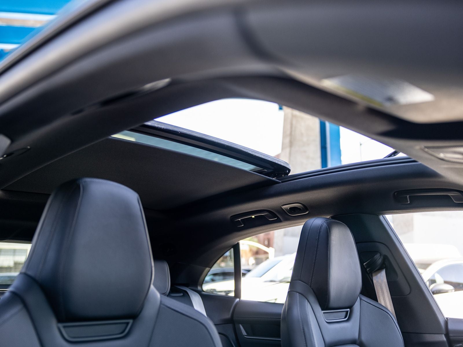 2025 Porsche Macan Electric