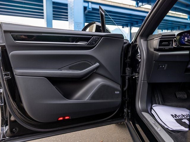 2025 Porsche Macan Macan Electric