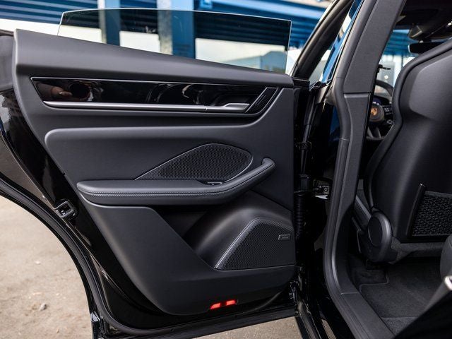 2025 Porsche Macan Macan Electric